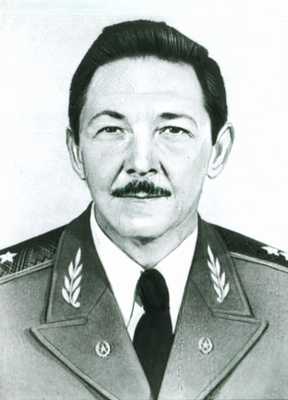 Р. Кастро Рус.